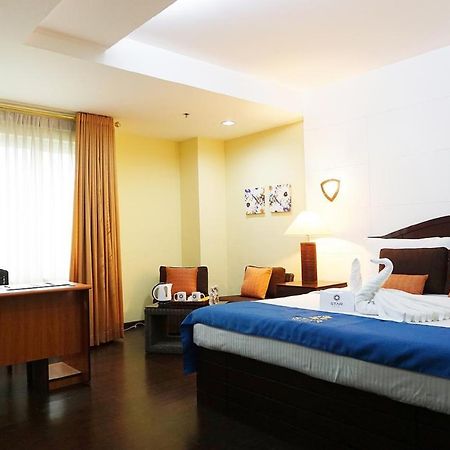 Star Hotel Davao City Eksteriør billede